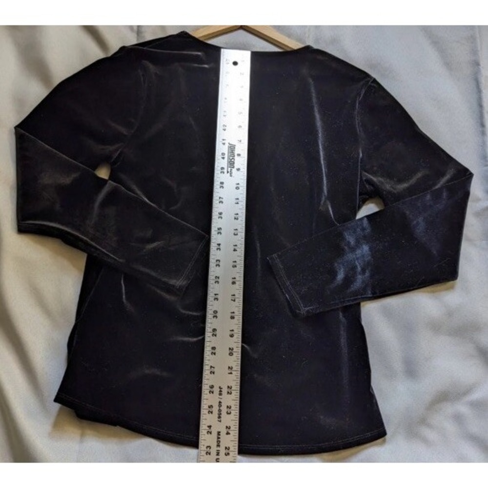 Sundance Black Velour Top L Faux Wrap Stretch Whimsigoth Boho Chic Classic - Picture 8 of 13